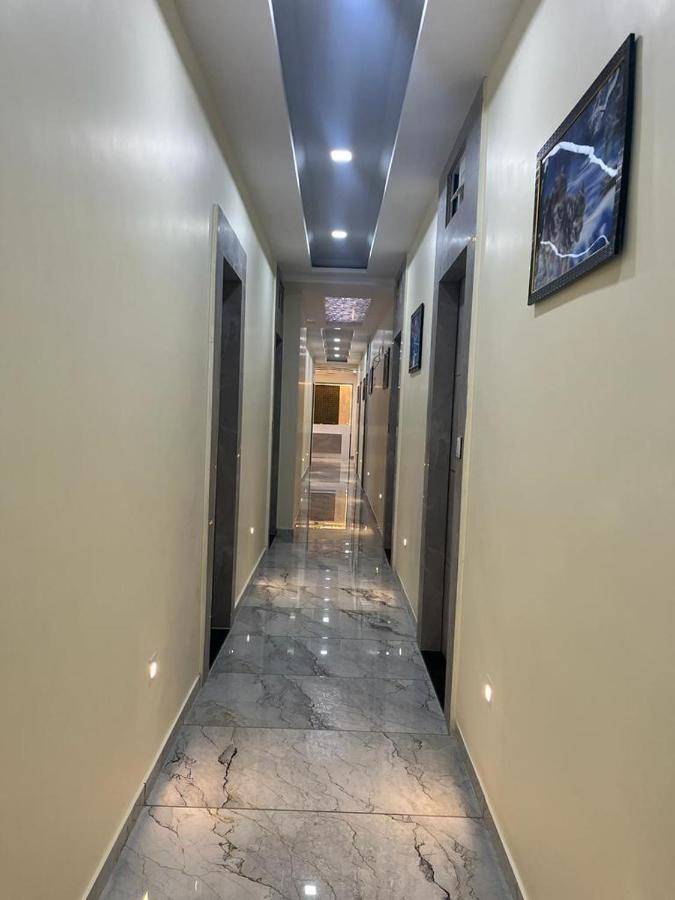 Hotel Sunrise Vadodara Bagian luar foto
