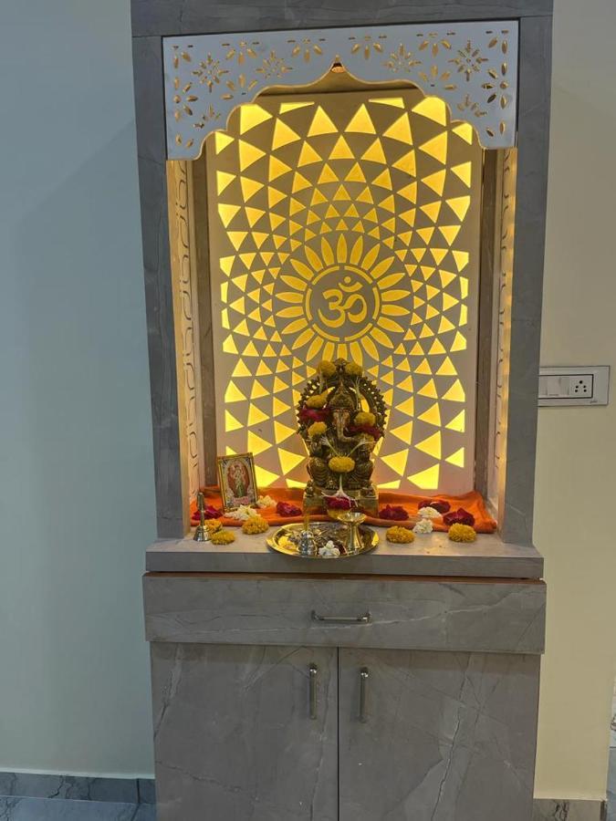 Hotel Sunrise Vadodara Bagian luar foto