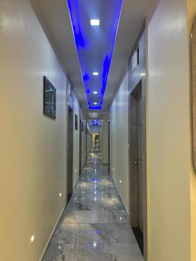 Hotel Sunrise Vadodara Bagian luar foto
