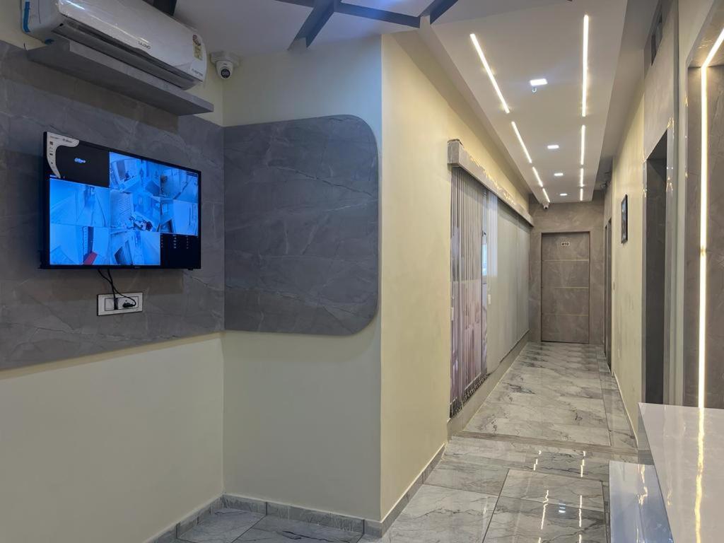 Hotel Sunrise Vadodara Bagian luar foto