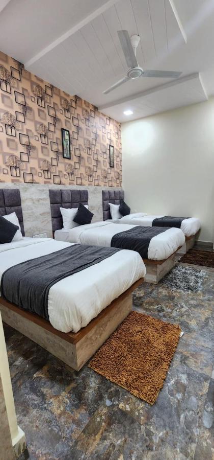 Hotel Sunrise Vadodara Bagian luar foto